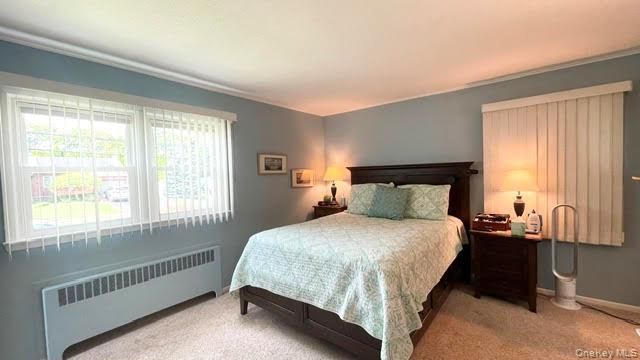 32 Taylor Drive, Farmingdale, NY 11735