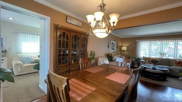 32 Taylor Drive, Farmingdale, NY 11735