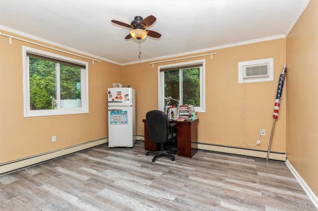 83 Brittle Lane, Hicksville, NY 11801