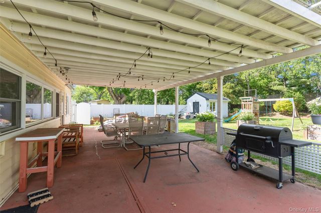 83 Brittle Lane, Hicksville, NY 11801