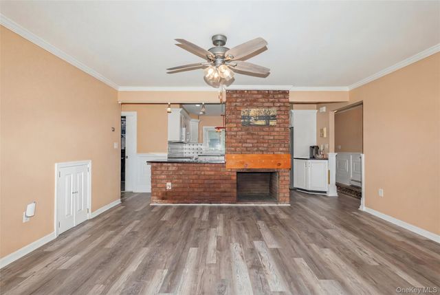 83 Brittle Lane, Hicksville, NY 11801