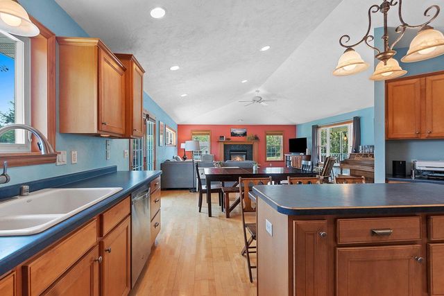 1041 SYMPHONY BOULEVARD, Neenah, WI 54956