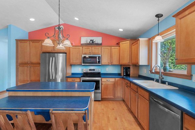 1041 SYMPHONY BOULEVARD, Neenah, WI 54956