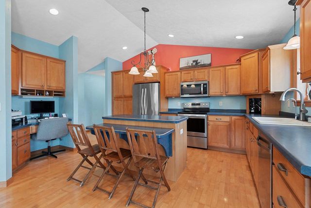 1041 SYMPHONY BOULEVARD, Neenah, WI 54956