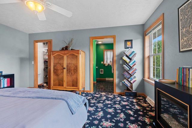 1041 SYMPHONY BOULEVARD, Neenah, WI 54956