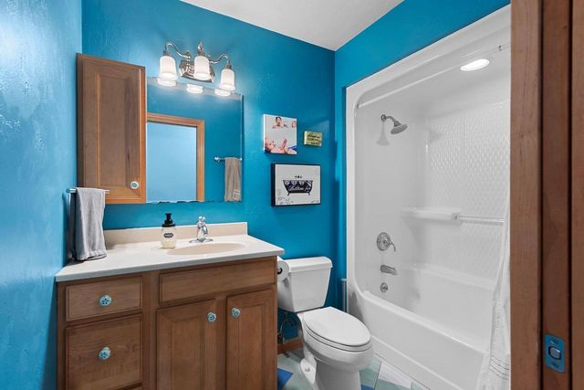 1041 SYMPHONY BOULEVARD, Neenah, WI 54956