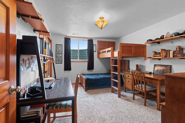 1041 SYMPHONY BOULEVARD, Neenah, WI 54956