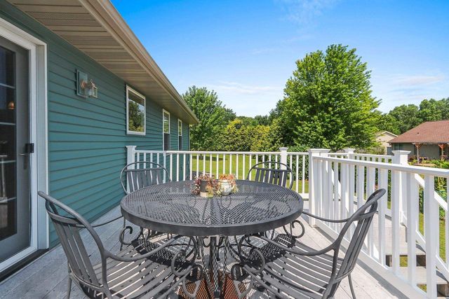 1041 SYMPHONY BOULEVARD, Neenah, WI 54956