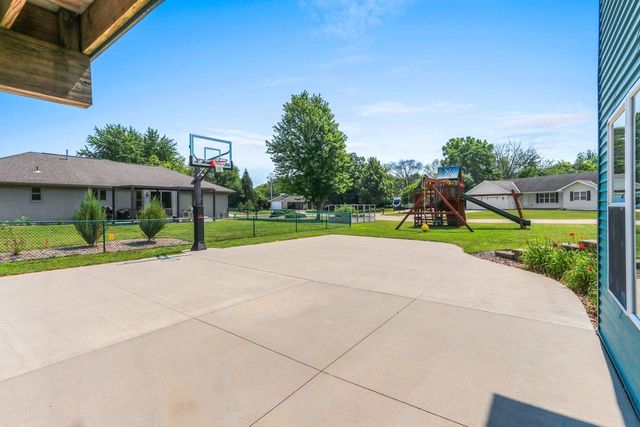 1041 SYMPHONY BOULEVARD, Neenah, WI 54956