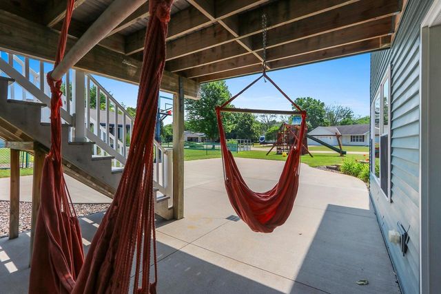 1041 SYMPHONY BOULEVARD, Neenah, WI 54956