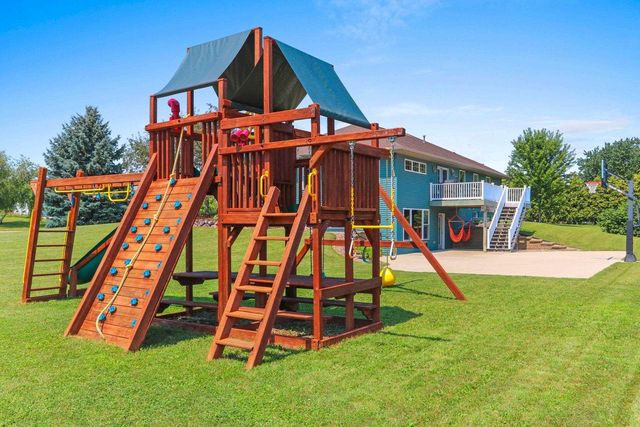 1041 SYMPHONY BOULEVARD, Neenah, WI 54956