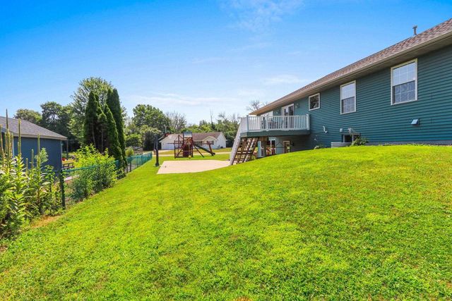 1041 SYMPHONY BOULEVARD, Neenah, WI 54956