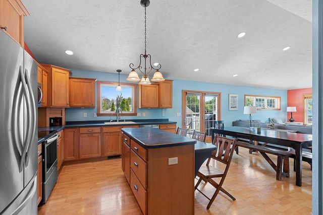 1041 SYMPHONY BOULEVARD, Neenah, WI 54956
