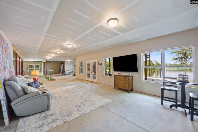 1075 Retreat Way, Ridgeway, SC 29130