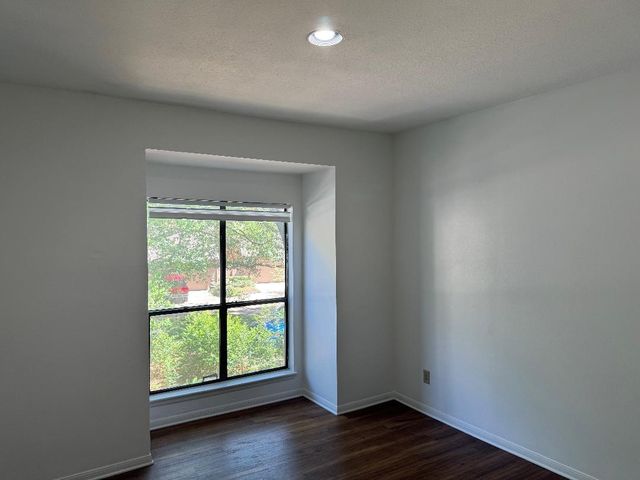 11711 Memorial Drive 143, Houston, TX 77024