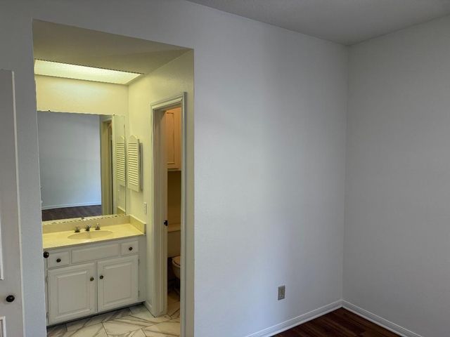 11711 Memorial Drive 143, Houston, TX 77024