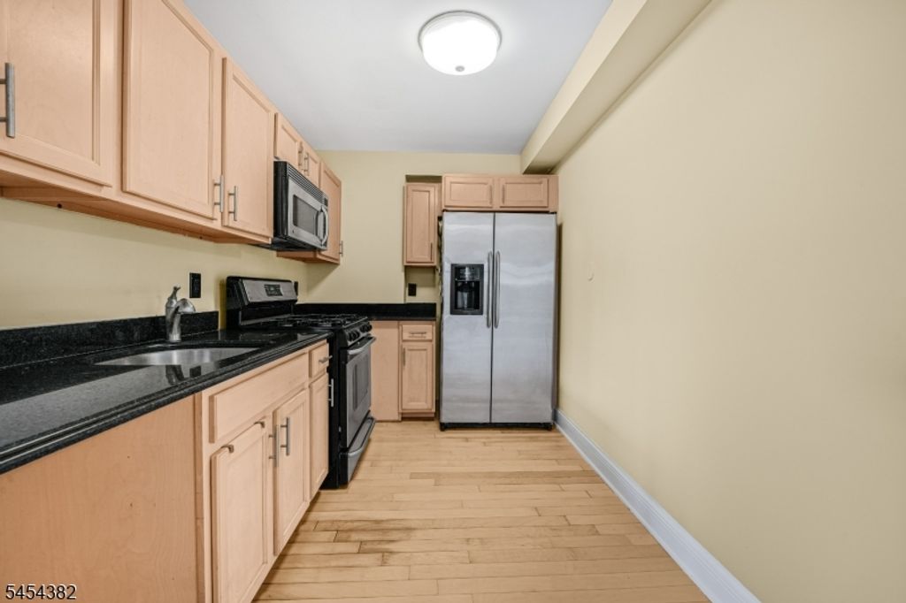 70 S Munn Ave 808, East Orange City, NJ 07018 — photo 5