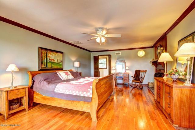 11207 Seatonville Rd, Louisville, KY 40291