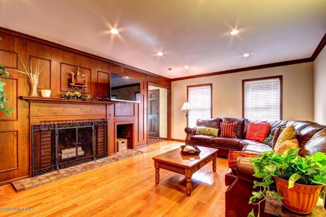 11207 Seatonville Rd, Louisville, KY 40291