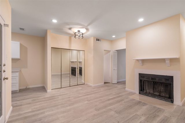 5550 Spring Valley Road H23, Dallas, TX 75254