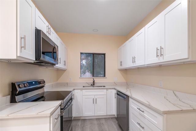 5550 Spring Valley Road H23, Dallas, TX 75254