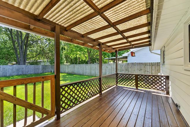 8915 17th AVENUE, Kenosha, WI 53143