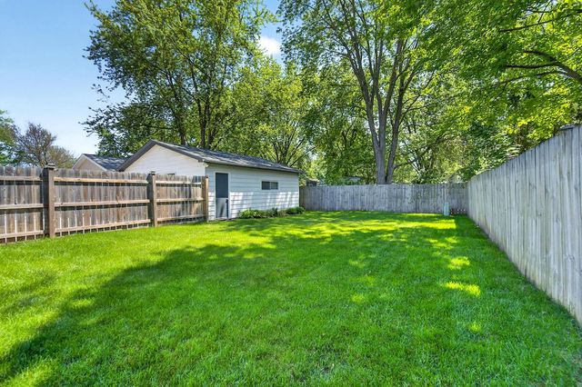 8915 17th AVENUE, Kenosha, WI 53143