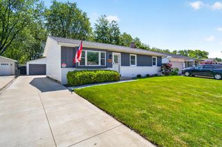 8915 17th AVENUE, Kenosha, WI 53143