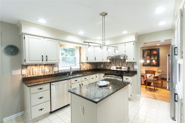 1223 Driftwood Drive, Mt Lebanon, PA 15243