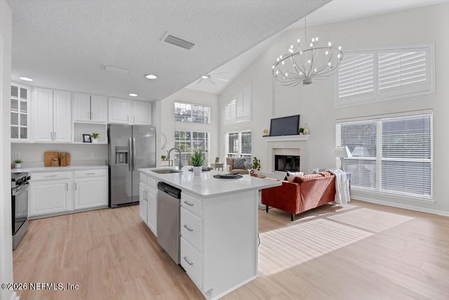 5741 FLORAL Avenue, Jacksonville, FL 32211
