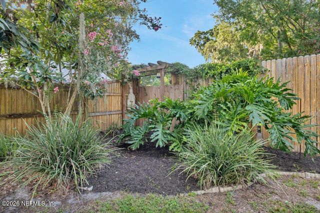 5741 FLORAL Avenue, Jacksonville, FL 32211
