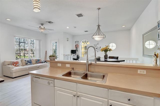 4941 BONSAI Circle 209, Palm Beach Gardens, FL 33418
