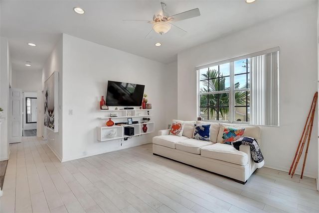 4941 BONSAI Circle 209, Palm Beach Gardens, FL 33418