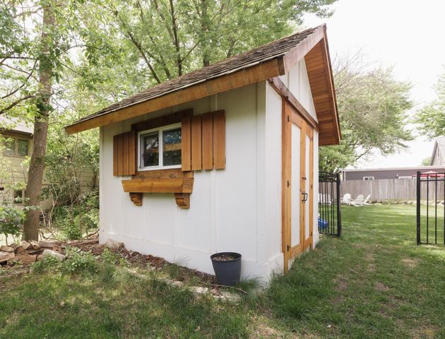 7617 Brooklyn Park Drive, Brooklyn Park, MN 55444