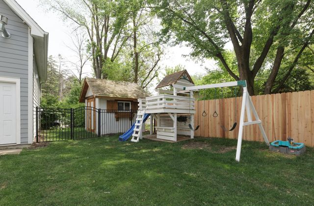 7617 Brooklyn Park Drive, Brooklyn Park, MN 55444