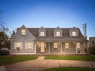 11025 16 1/2 Mile Road, Sterling Heights, MI 48312