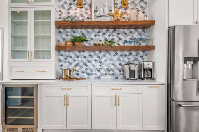 200 Ice Water, Port Aransas, TX 78373