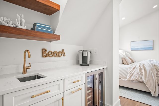 200 Ice Water, Port Aransas, TX 78373