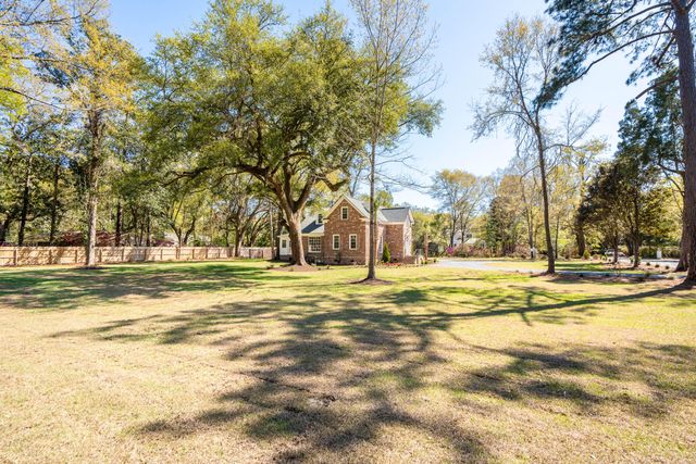 201 Tea Farm Road, Summerville, SC 29483