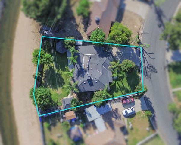 5719 E Bernadine Drive, Fresno, CA 93727