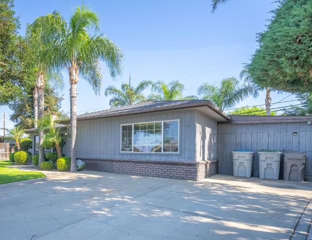 5719 E Bernadine Drive, Fresno, CA 93727