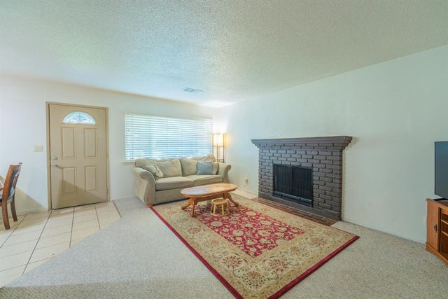 5719 E Bernadine Drive, Fresno, CA 93727