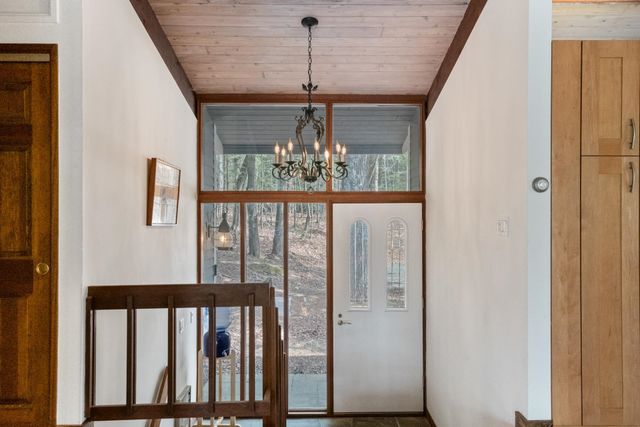 15 Sunset Walk, Enfield, NH 03748