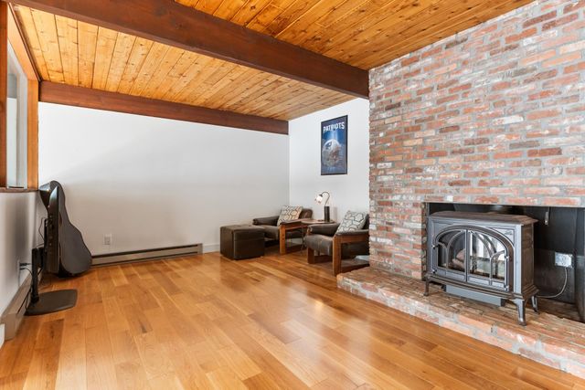 15 Sunset Walk, Enfield, NH 03748