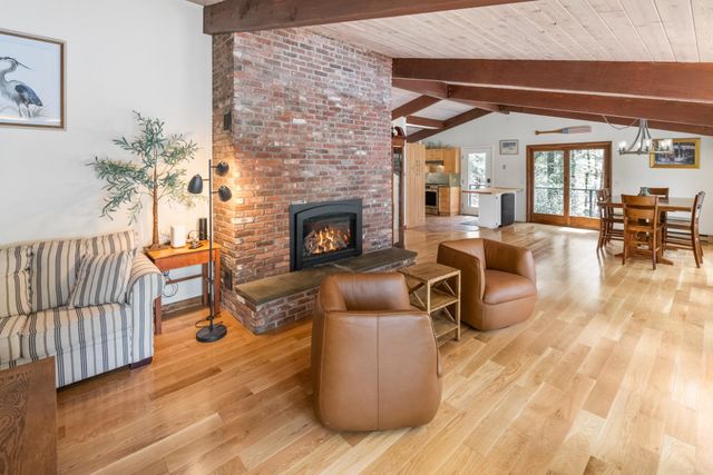 15 Sunset Walk, Enfield, NH 03748