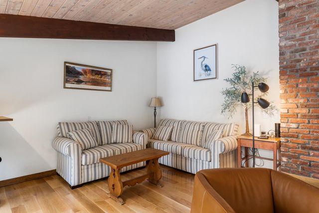15 Sunset Walk, Enfield, NH 03748
