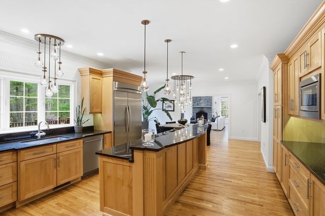 3 Oak Knoll Road, Carlisle, MA 01741