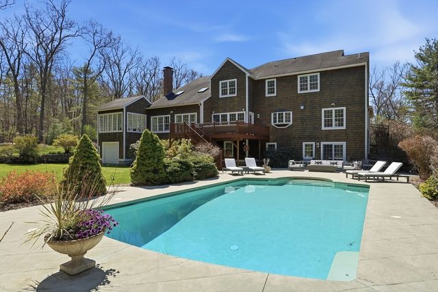 3 Oak Knoll Road, Carlisle, MA 01741