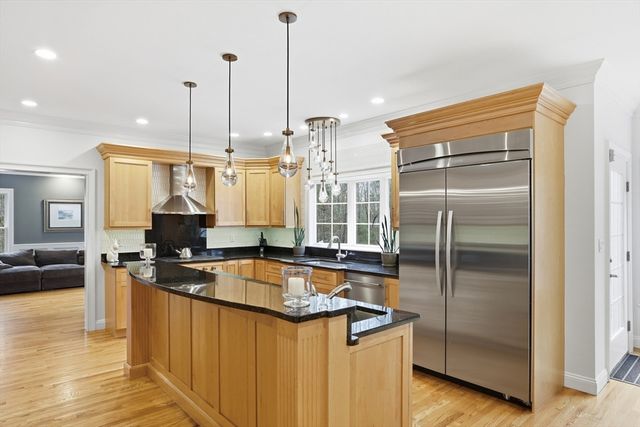 3 Oak Knoll Road, Carlisle, MA 01741
