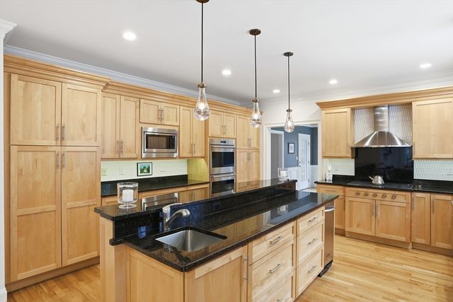 3 Oak Knoll Road, Carlisle, MA 01741